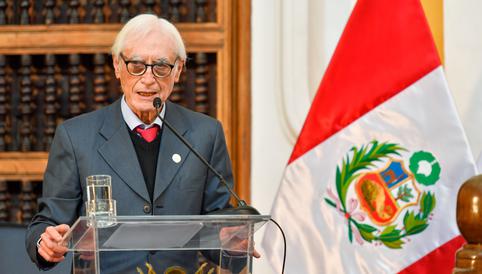  Héctor Béjar, ex canciller de Perú: Quieren impedir una política exterior soberana.Tras confirmarse su renuncia, aclaró que no dimitió sino que la misma le fue pedida.